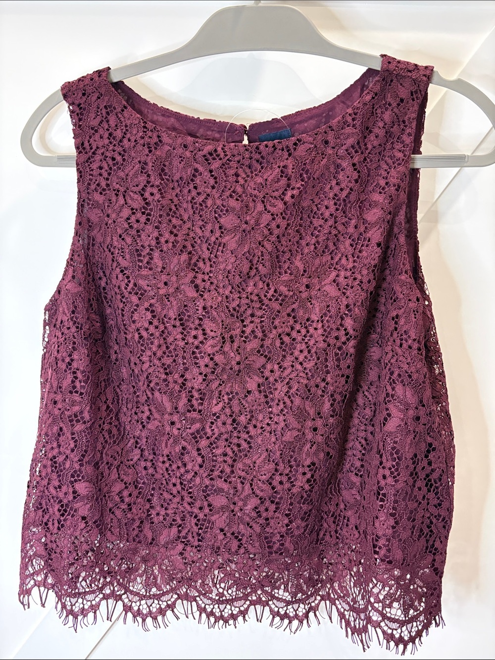 NWT Gap Plum Floral Lace Sleeveless Top Size Small